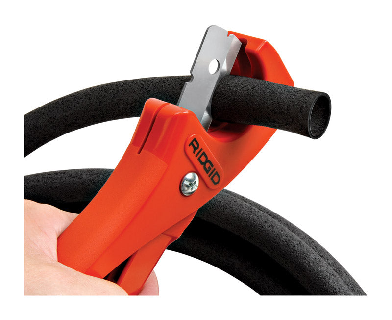 Cortador de tubos de plástico y mangueras RIDGID de 1-5/8 pulg. Rojo