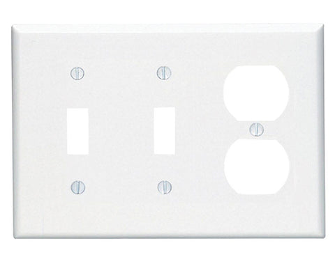 Leviton White 3 gang Plastic Duplex/Toggle Wall Plate 1 pk