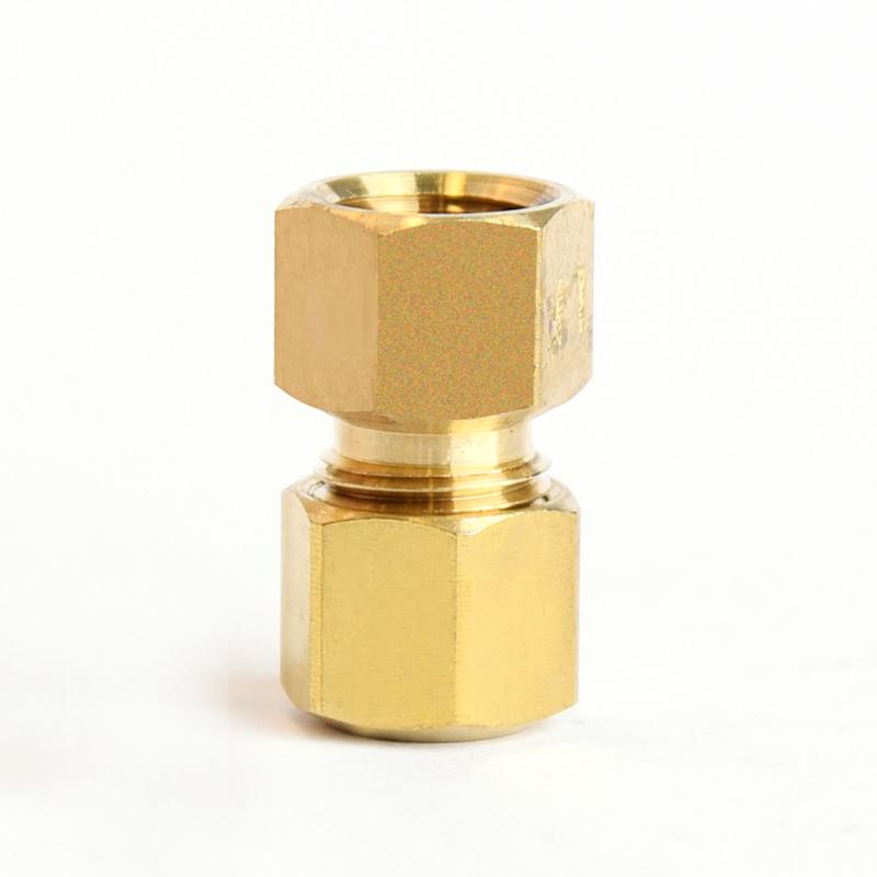 ATC 1/4 in. Compression in. X 1/8 in. D FPT Brass Coupling (Pack of 5)