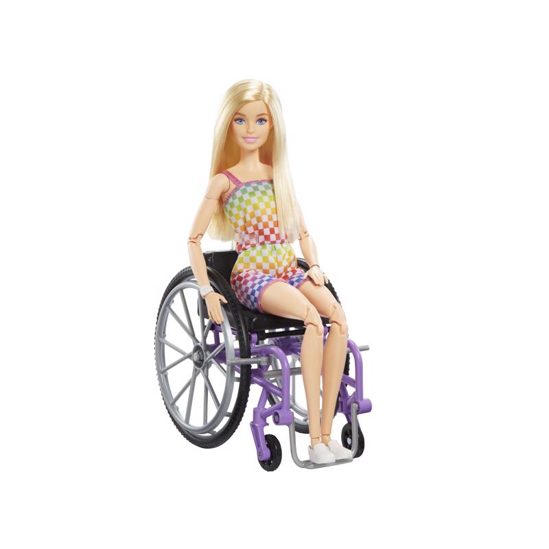 Muñeca Barbie Fashionistas en silla de ruedas multicolor